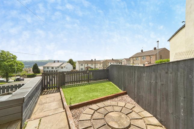10, Heather Grove, Keighley photo 4