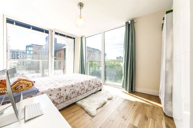402, Westwood House, Canary Wharf photo 4