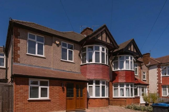 4-bed house on 130, Elgar Avenue, Surbiton, £4,000/mo