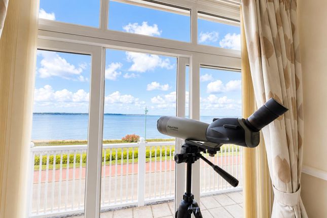23 Victory Court, Marine Parade West, Lee-On-The-Solent photo 2
