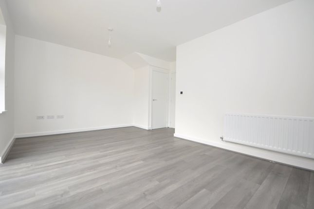 16, Spindle Way, Gloucestershire photo 5