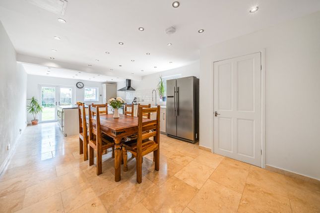 121, Bromley Common, Kent photo 4