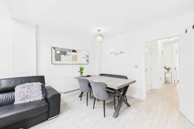 33, Cane Hill Drive, Coulsdon photo 3