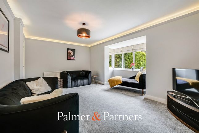 33, Mandeville Way, Chelmsford photo 4