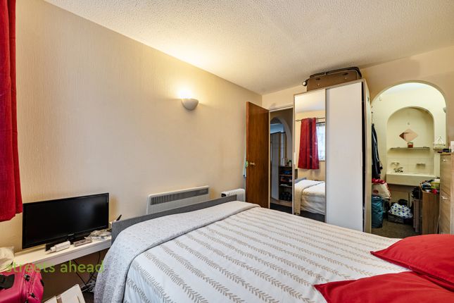 40, Adams Way, Croydon photo 4