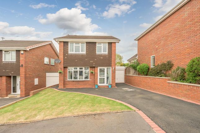 17, Avington Close, Dudley photo 2