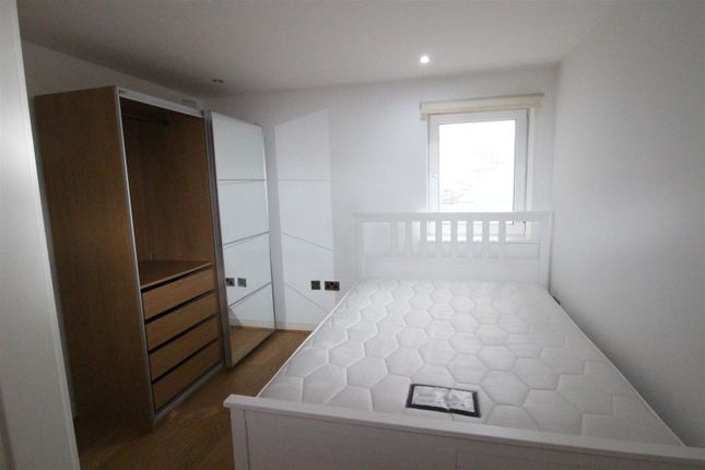 Flat to rent in St. James Gate, Newcastle Upon Tyne