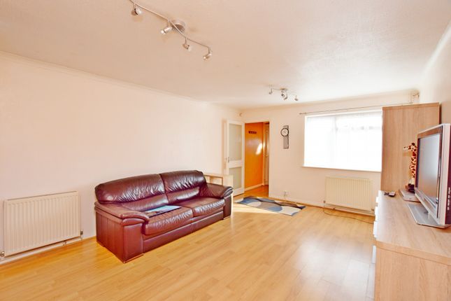 6, Warblers Way, Bognor Regis photo 2