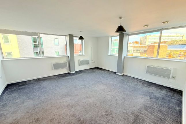 Apartment 18, Westside One, 22, Suffolk Street Queensway, West Midlands photo 3
