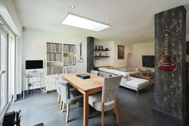 9, Woodburn Road, Greater Manchester photo 3