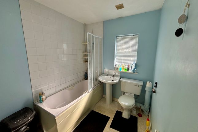 15, Peterborough photo 4