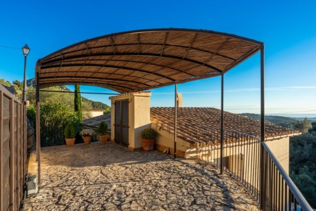 Detached house for sale in Galilea, Puigpunyent, Mallorca