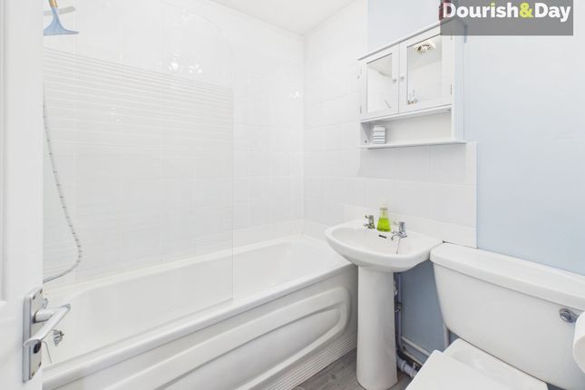 Flat 12, Williams Court Bertelin Road, Stafford photo 3