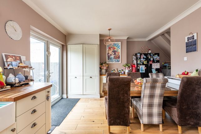 12, Seaside Avenue, Sheerness photo 4