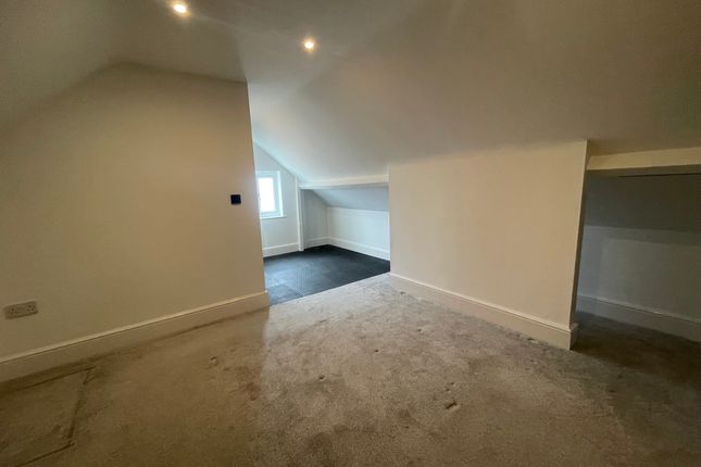 End terrace house to rent in Parliament Street, Newark