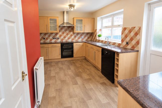Bibury Close, Wellingborough photo 4