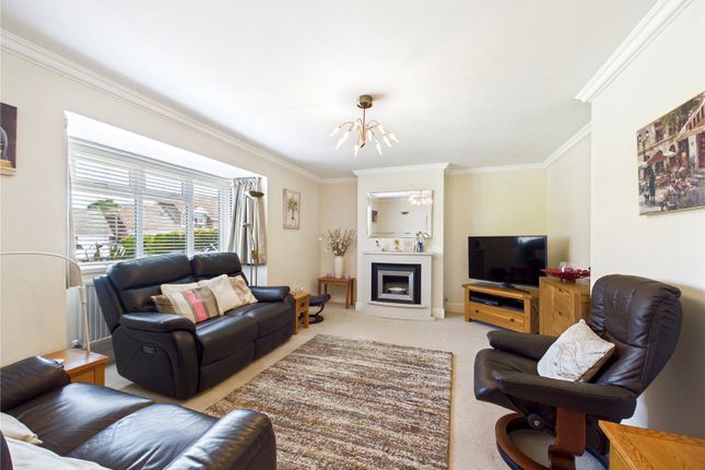 22, Grantley Close, Colchester photo 3