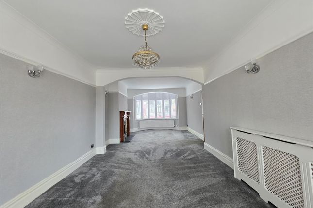 Malvern Drive, Ilford photo 4