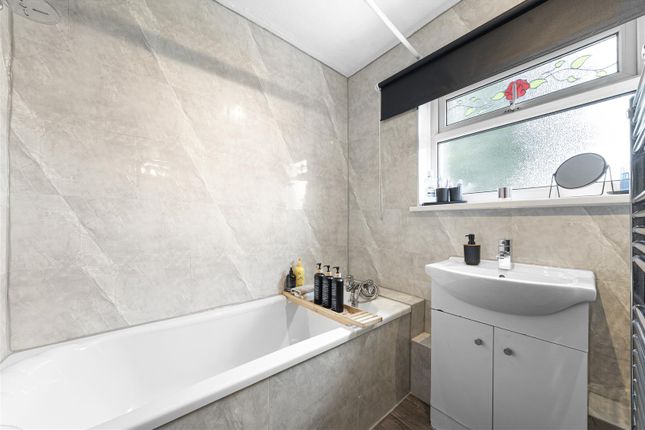 17, Weston Park View, Otley photo 4