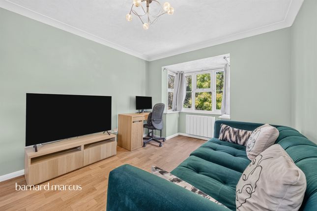Flat 11, Barons Court, 21, Whelan Way, Wallington photo 4