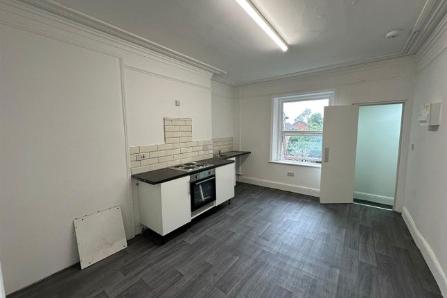 Flat 2, 364, Manchester Road, Oldham photo 2