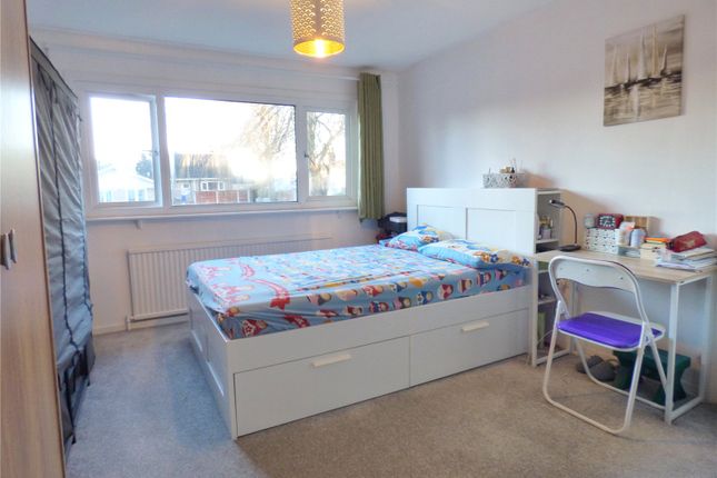 8, Glendale Close, Greater Manchester photo 3
