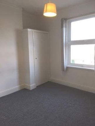 Kingsland Crescent, First Floor, Vale Of Glamorgan photo 5