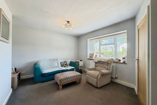 2, Gaydon Road, Southam photo 3
