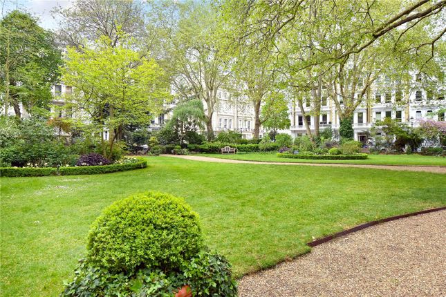 Flat 16, 26-28, Courtfield Gardens, London photo 2