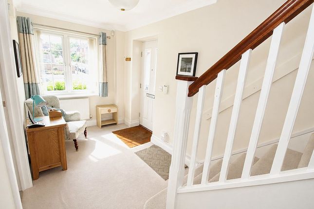 11, Rowan Close, Banstead photo 4