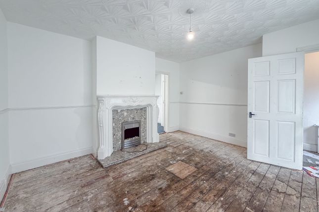 Waverley Crescent, Droylsden photo 2