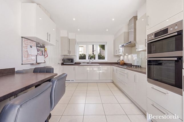 20, Albatross Way, Chelmsford photo 4