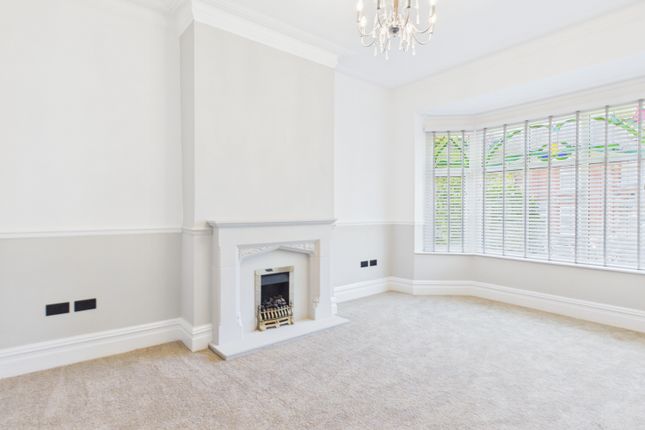 124, Henrietta Street, Ashton-under-Lyne photo 2