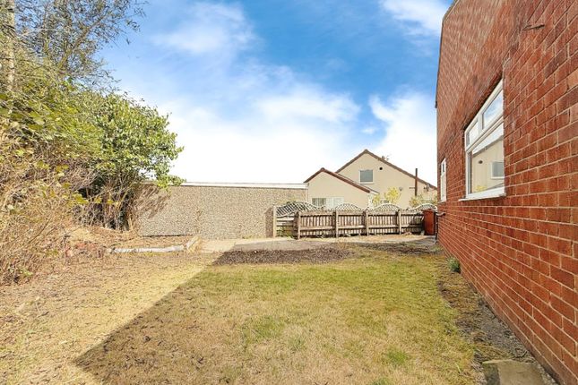 11, Glenroyd Close, Pudsey photo 2