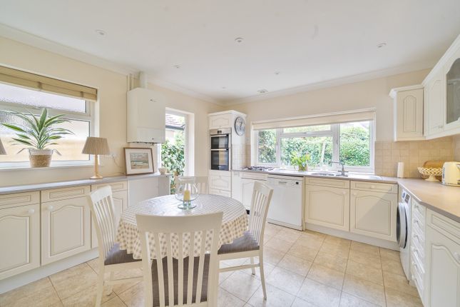 34, Station Road, Cobham photo 4