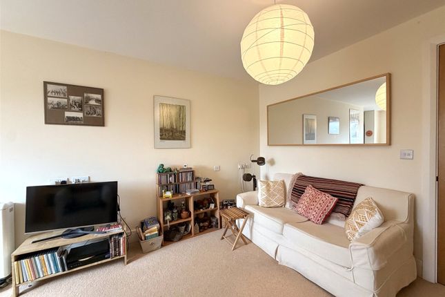 Apartment 14, Awdry Court, 15, St. Nicolas Gardens, West Midlands photo 3