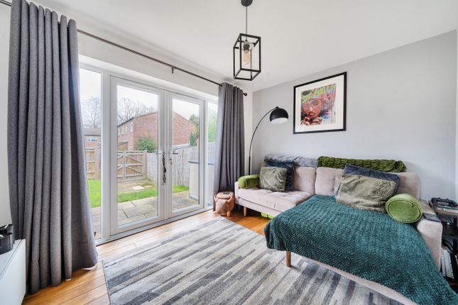 50, Martins Wood, Godalming photo 3