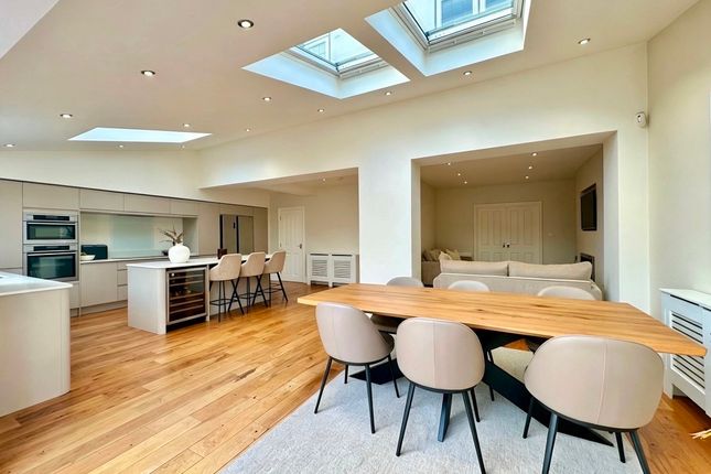 15 Gaynes Park Road, Upminster photo 3