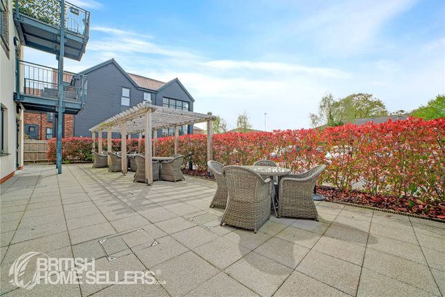 5 Island View,, Shortwood Copse Lane, Hampshire photo 2