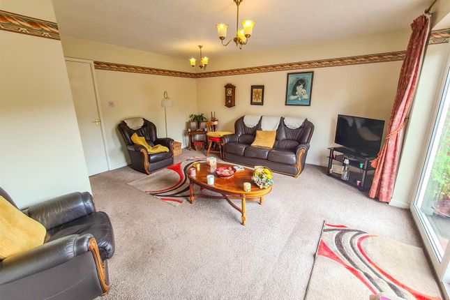 6, Barth Close, Corby photo 3