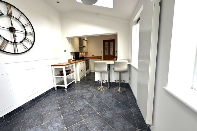 38, Weathercock Lane, Woburn Sands photo 4