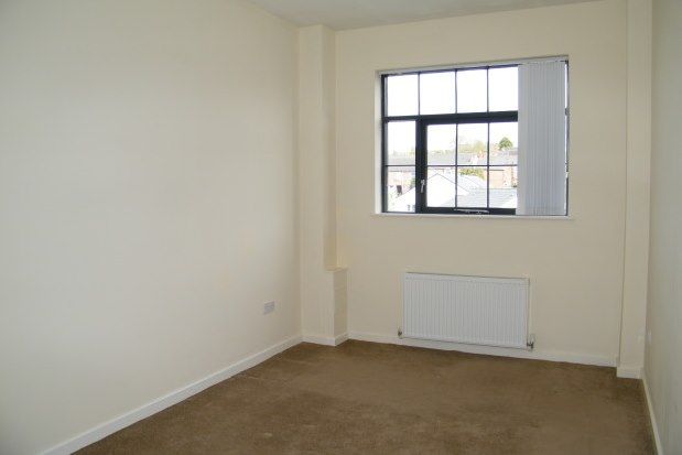 Flat to rent in Chapel Street, Stourbridge