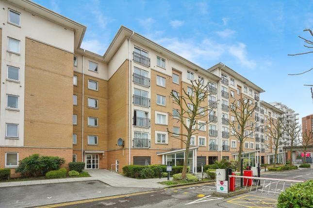 Flat for sale in Settlers Court, 17 Newport Avenue, East India Dock, Canary Wharf, London