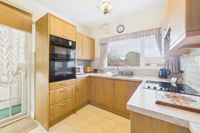 9, Warrender Way, Ruislip photo 4