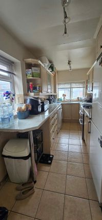 8, Corringham Road, Manchester photo 3