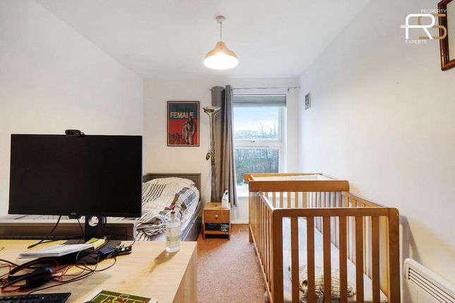 Flat for sale in Forest Road, Walthamstow