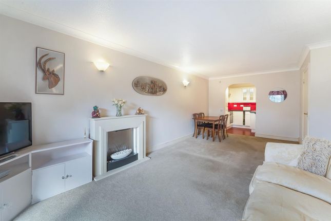 Flat 2, 30, Homewater House, Upper High Street, Epsom photo 3
