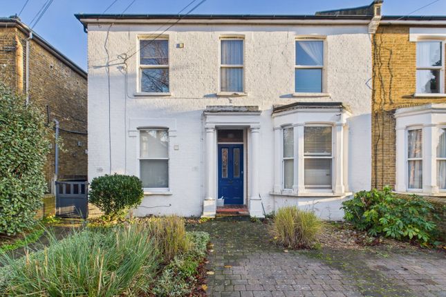 1-bed flat on Flat 1, 19, Cherry Orchard, Surrey, £274,000