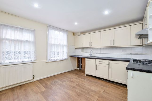 60 High Street, Abbots Langley photo 3