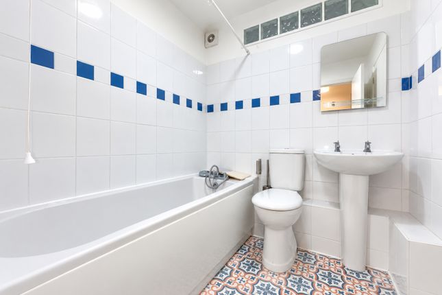 2, Spencer Court, Sandgate photo 4